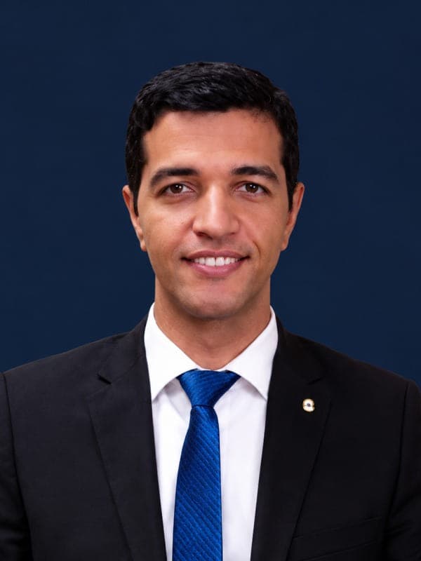 Valdir Oliveira